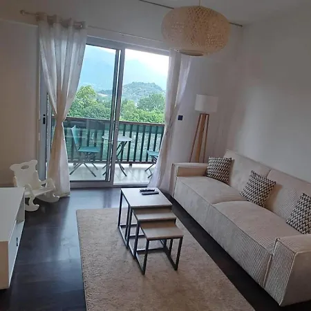 Le Balcon D'azun شقة